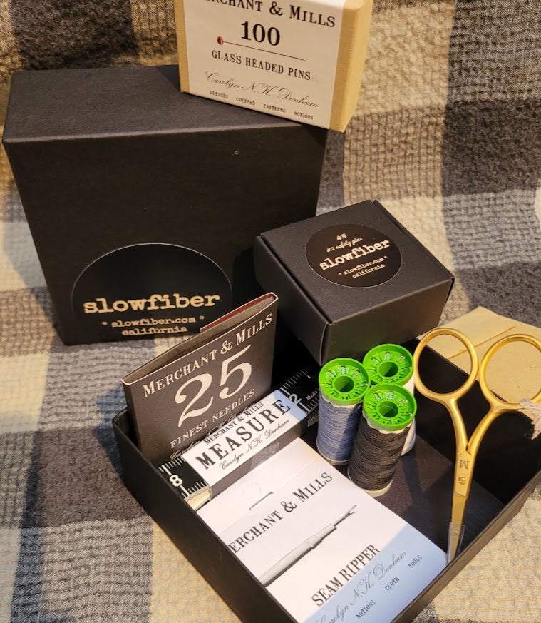 The slowfiber Gift Box SEWING, MENDING KIT
